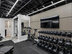 2700 S Grant Street, Arlington VA 22202