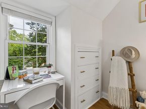 2700 S Grant Street, Arlington VA 22202