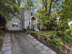 2700 S Grant Street, Arlington VA 22202