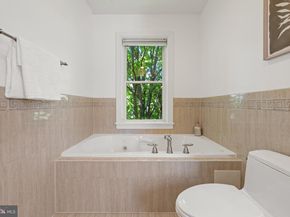 19 Logan Circle NW 300, Washington DC 20005