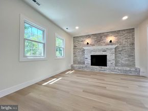 400 Deb Lane, Warminster PA 18974