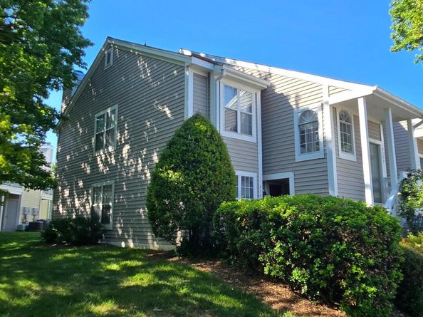 2799 Yarling Court 2799, Falls Church VA 22042