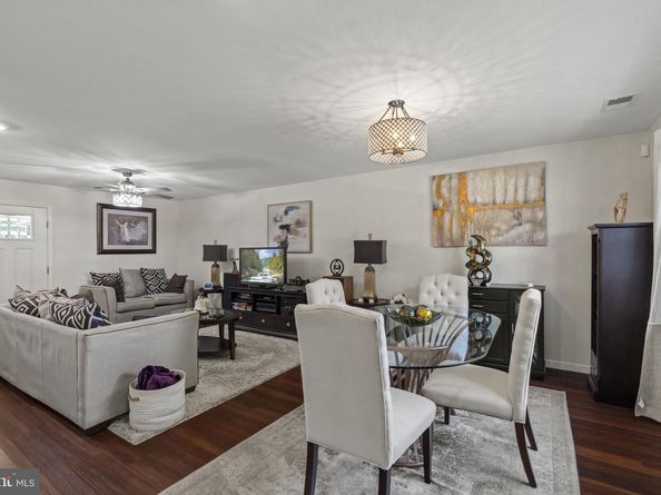 802 Rennard Lane, Morrisville PA 19067