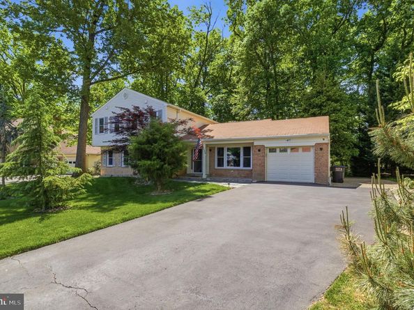 407 Autumn Olive Way, Sterling VA 20164