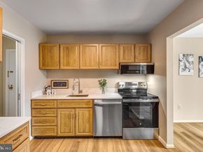 9720 Kingsbridge Drive 201, Fairfax VA 22031