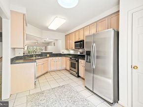 8856 Ashgrove House Lane 102, Vienna VA 22182
