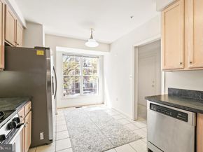 8856 Ashgrove House Lane 102, Vienna VA 22182