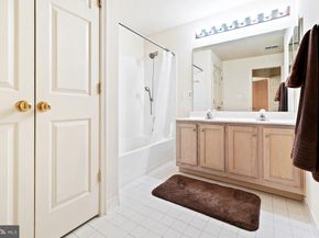 8856 Ashgrove House Lane 102, Vienna VA 22182