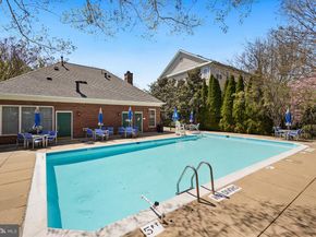 8856 Ashgrove House Lane 102, Vienna VA 22182