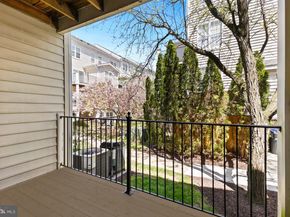 8856 Ashgrove House Lane 102, Vienna VA 22182