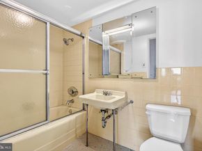 2401 Pennsylvania Avenue 10B22, Philadelphia PA 19130