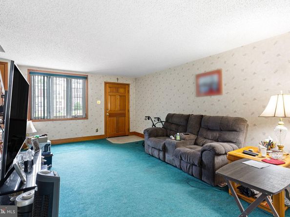 5226 Westbrook Drive, Clifton Heights PA 19018