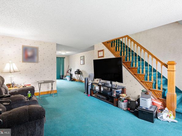 5226 Westbrook Drive, Clifton Heights PA 19018