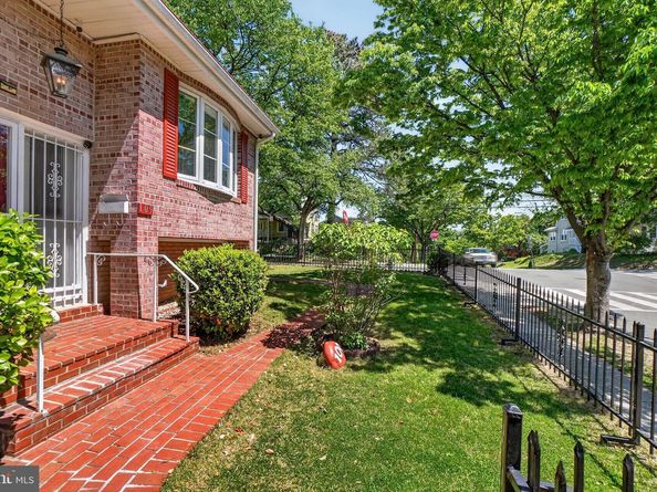 109 Van Buren Street NW, Washington DC 20012