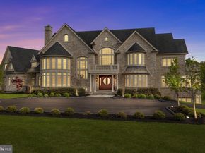 10 Stonebridge Crossing Road, Newtown PA 18940