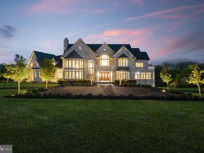 10 Stonebridge Crossing Road, Newtown PA 18940