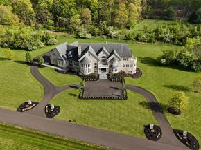 10 Stonebridge Crossing Road, Newtown PA 18940