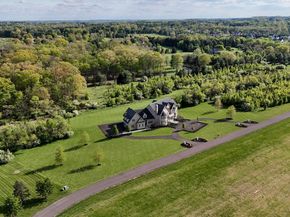 10 Stonebridge Crossing Road, Newtown PA 18940