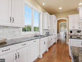 10 Stonebridge Crossing Road, Newtown PA 18940