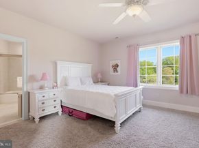 10 Stonebridge Crossing Road, Newtown PA 18940