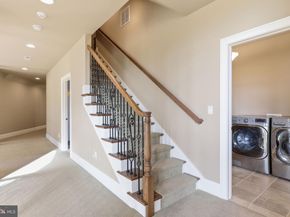 10 Stonebridge Crossing Road, Newtown PA 18940