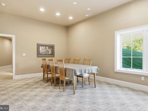 10 Stonebridge Crossing Road, Newtown PA 18940