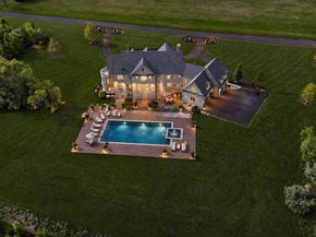 10 Stonebridge Crossing Road, Newtown PA 18940