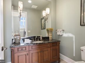 10 Stonebridge Crossing Road, Newtown PA 18940