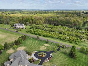 10 Stonebridge Crossing Road, Newtown PA 18940