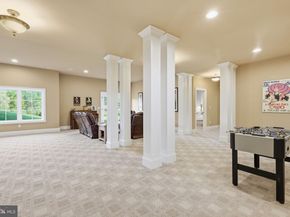 10 Stonebridge Crossing Road, Newtown PA 18940