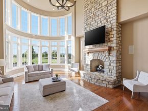 10 Stonebridge Crossing Road, Newtown PA 18940