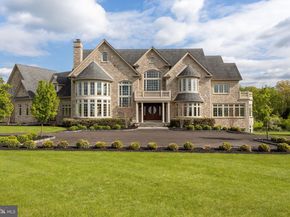 10 Stonebridge Crossing Road, Newtown PA 18940