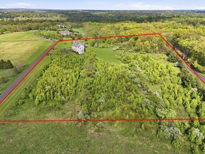 10 Stonebridge Crossing Road, Newtown PA 18940