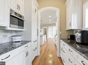 10 Stonebridge Crossing Road, Newtown PA 18940