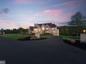 10 Stonebridge Crossing Road, Newtown PA 18940