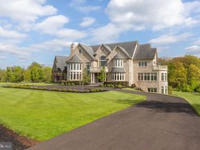 10 Stonebridge Crossing Road, Newtown PA 18940