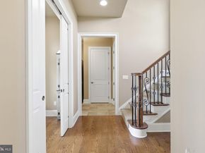 10 Stonebridge Crossing Road, Newtown PA 18940