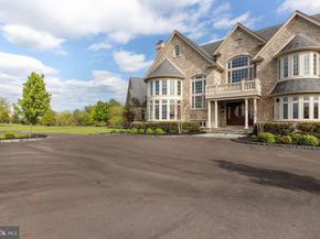 10 Stonebridge Crossing Road, Newtown PA 18940