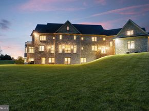 10 Stonebridge Crossing Road, Newtown PA 18940