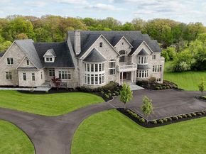 10 Stonebridge Crossing Road, Newtown PA 18940