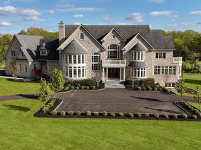 10 Stonebridge Crossing Road, Newtown PA 18940