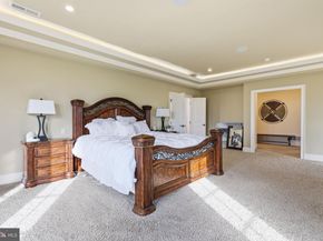 10 Stonebridge Crossing Road, Newtown PA 18940