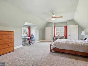 10 Stonebridge Crossing Road, Newtown PA 18940