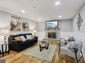 923 Hunt Drive, Yardley PA 19067