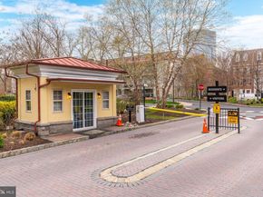 500 Admirals Way 214, Philadelphia PA 19146