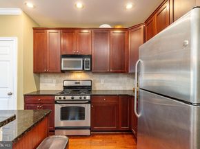 500 Admirals Way 214, Philadelphia PA 19146