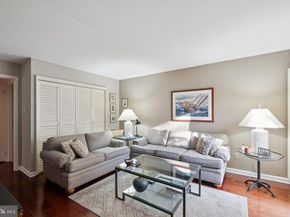 130 Spruce Street 15B, Philadelphia PA 19106