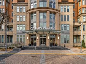 8220 Crestwood Heights Drive 203, Mclean VA 22102