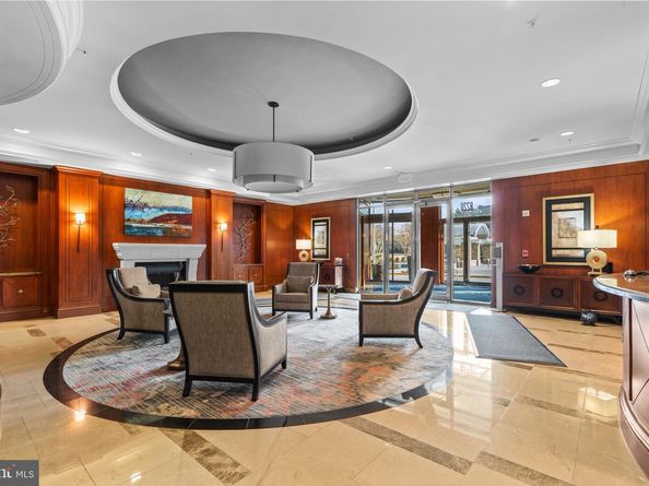 8220 Crestwood Heights Drive 203, Mclean VA 22102