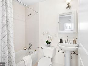 121-35 Walnut Street 405, Philadelphia PA 19106